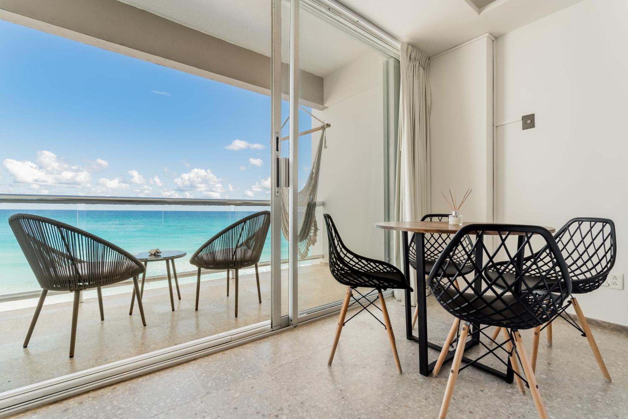 *turquoise Escape- Beachfront By Casa Paraiso* Apartamento *
