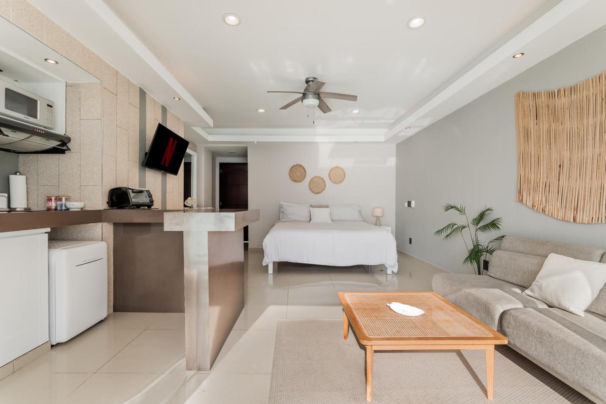 *turquoise Escape- Beachfront By Casa Paraiso* * Cancún